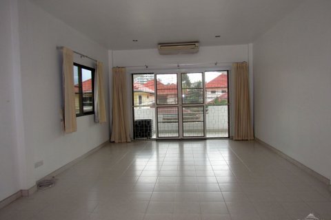 Casa de 3 dormitorios en Jomtien Beach, Pattaya, Tailandia № 20742 - foto 16