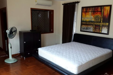 Casa de 5 dormitorios en Pattaya, Tailandia № 23427 - foto 9