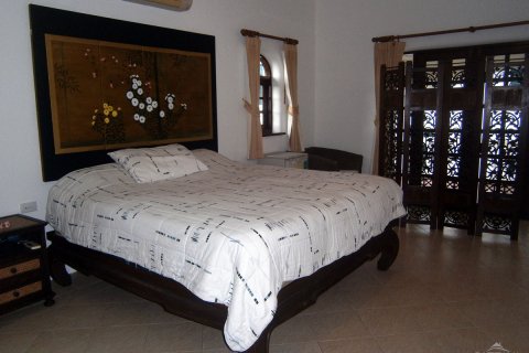Casa de 3 dormitorios en Pattaya, Tailandia № 24158 - foto 14