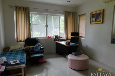 Casa de 4 dormitorios en Pattaya, Tailandia № 21236 - foto 25