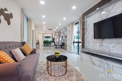 Casa de 3 dormitorios en Pattaya, Tailandia № 21400 - foto 3
