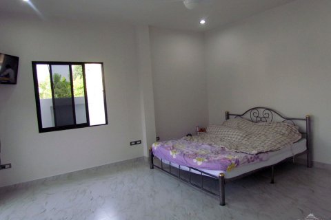 Casa de 3 dormitorios en Pattaya, Tailandia № 24099 - foto 18