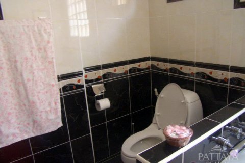 Casa de 3 dormitorios en Pattaya, Tailandia № 22036 - foto 16