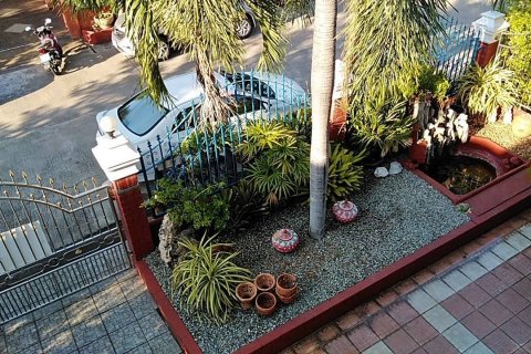 Casa de 3 dormitorios en Pattaya, Tailandia № 21963 - foto 12