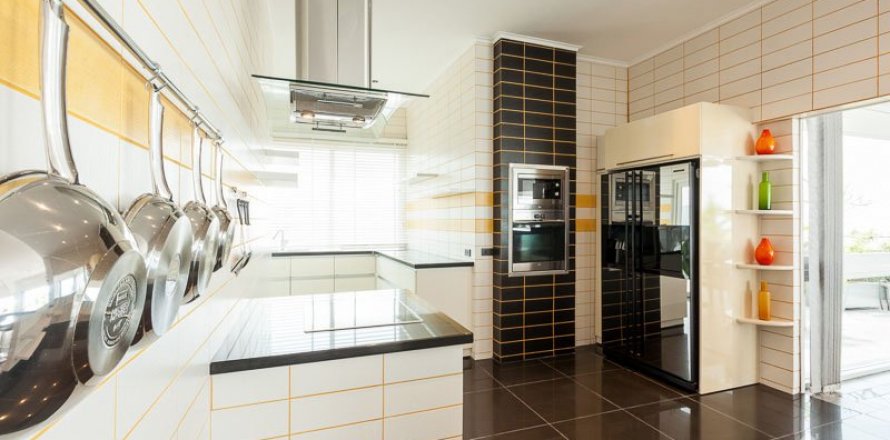 Condominio de 5 dormitorios en Pattaya, Tailandia № 23731