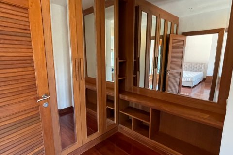 Casa de 5 dormitorios en Pattaya, Tailandia № 22412 - foto 5