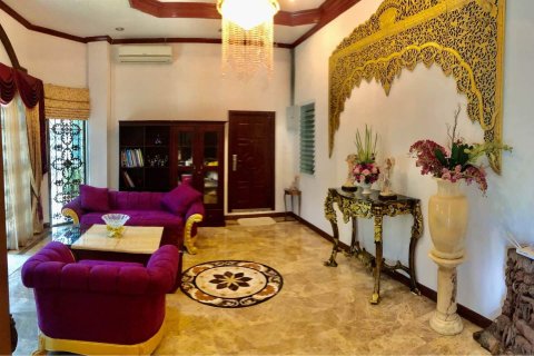 Casa de 9 dormitorios en Pattaya, Tailandia № 22284 - foto 3