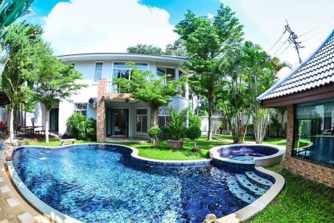 Casa de 8 dormitorios en Pattaya, Tailandia № 21949 - foto 23