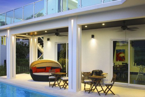 Casa de 4 dormitorios en Pattaya, Tailandia № 22156 - foto 15