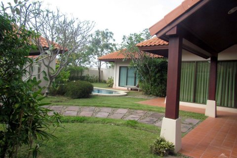 Casa de 3 dormitorios en Pattaya, Tailandia № 24142 - foto 2