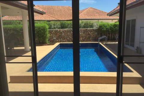 Casa de 4 dormitorios en Pattaya, Tailandia № 22172 - foto 3