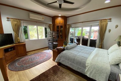 Casa de 4 dormitorios en Pattaya, Tailandia № 22339