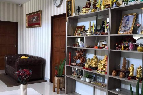 Casa de 4 dormitorios en Pattaya, Tailandia № 22348 - foto 4