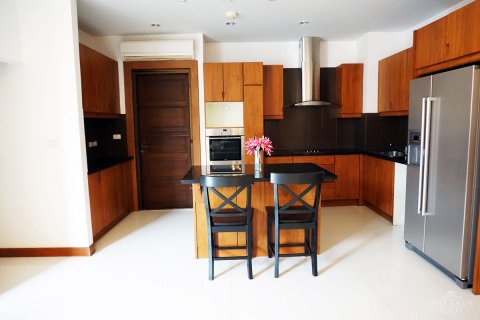 Casa de 5 dormitorios en Pattaya, Tailandia № 24359 - foto 15