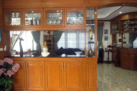 Casa de 5 dormitorios en Pattaya, Tailandia № 22941 - foto 15