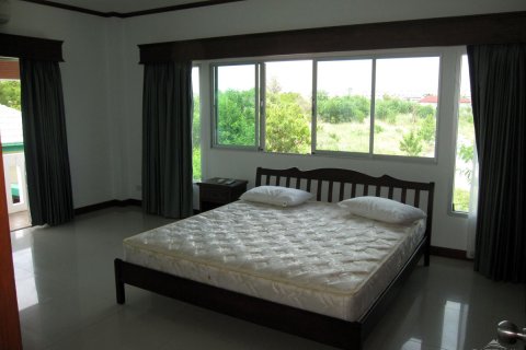 Casa de 3 dormitorios en Pattaya, Tailandia № 23256 - foto 24