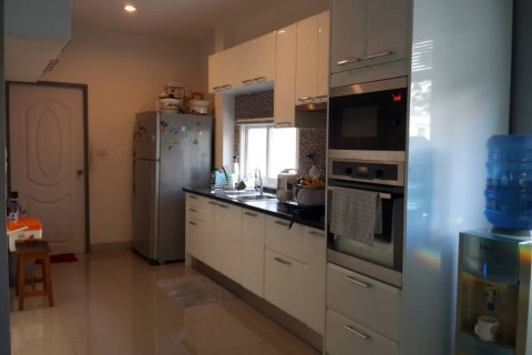 Casa de 3 dormitorios en Pattaya, Tailandia № 22071 - foto 4