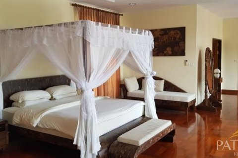 Casa de 4 dormitorios en Pattaya, Tailandia № 21419 - foto 12