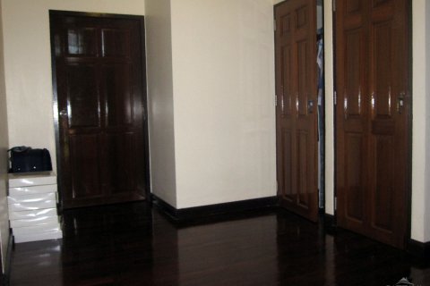 Casa de 3 dormitorios en Pattaya, Tailandia № 22726 - foto 16