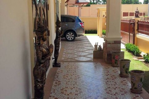 Casa de 4 dormitorios en Pattaya, Tailandia № 24314 - foto 7