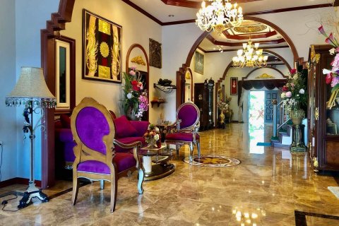 Casa de 9 dormitorios en Pattaya, Tailandia № 22284 - foto 24