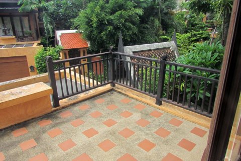Casa de 4 dormitorios en Jomtien Beach, Pattaya, Tailandia № 20711 - foto 28