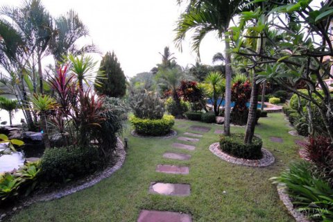 Casa de 5 dormitorios en Pattaya, Tailandia № 23417 - foto 30