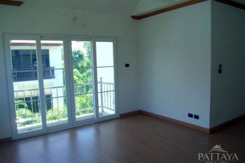 Casa de 3 dormitorios en Pattaya, Tailandia № 23738 - foto 11
