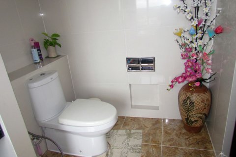 Condominio de 2 dormitorios en Pattaya, Tailandia № 24352 - foto 10