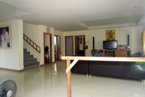 Casa de 3 dormitorios en Pattaya, Tailandia № 24227 - foto 10