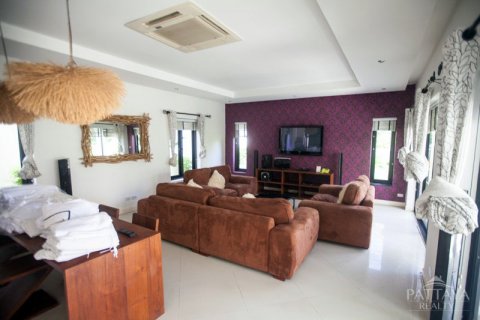 Casa de 3 dormitorios en Pattaya, Tailandia № 20723 - foto 2