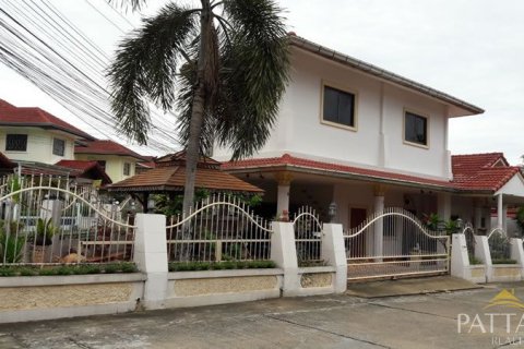 Casa de 4 dormitorios en Pattaya, Tailandia № 21626
