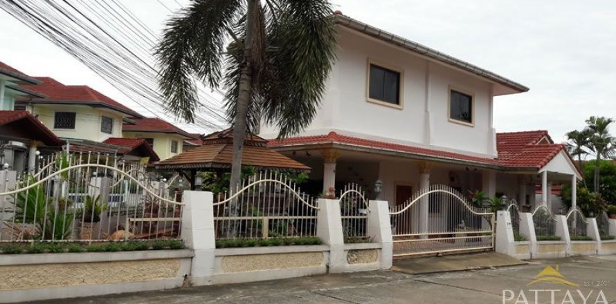 Casa de 4 dormitorios en Pattaya, Tailandia № 21626