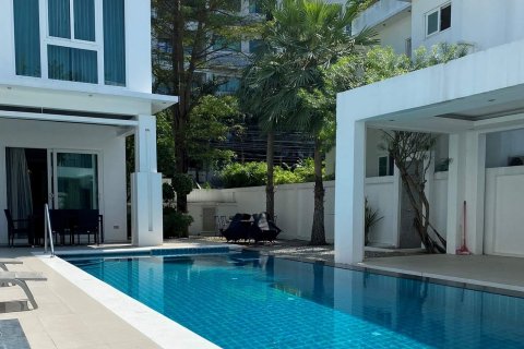 Casa de 5 dormitorios en Jomtien Beach, Pattaya, Tailandia № 22495 - foto 21