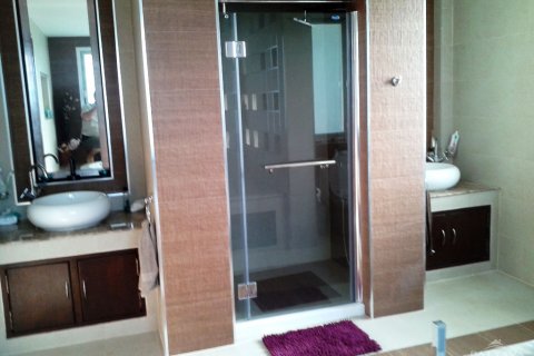 Casa de 5 dormitorios en Pattaya, Tailandia № 24082 - foto 14