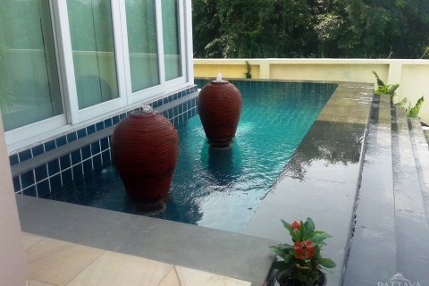 Casa de 5 dormitorios en Pattaya, Tailandia № 24082 - foto 21