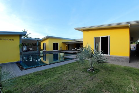 Casa de 4 dormitorios en Pattaya, Tailandia № 20160 - foto 13