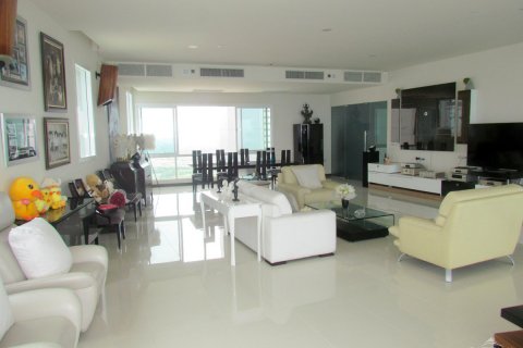 Condominio de 4 dormitorios en Pattaya, Tailandia № 20303 - foto 3