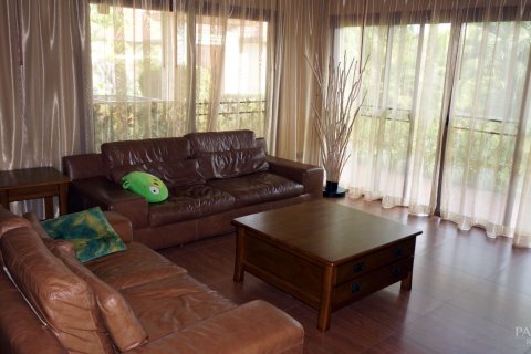 Casa de 3 dormitorios en Pattaya, Tailandia № 20184 - foto 28