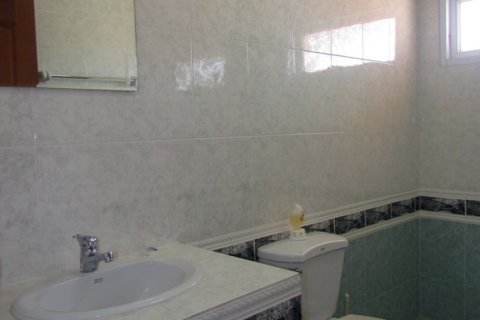 Casa de 3 dormitorios en Pattaya, Tailandia № 23491 - foto 16