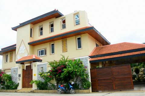 Casa de 4 dormitorios en Pattaya, Tailandia № 19691