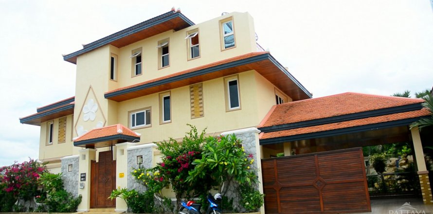 Casa de 4 dormitorios en Pattaya, Tailandia № 19691