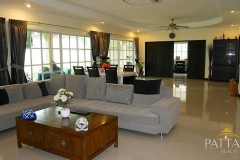 Casa de 5 dormitorios en Pattaya, Tailandia № 21271 - foto 11