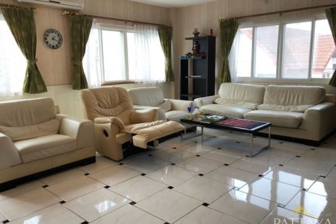 Casa de 9 dormitorios en Pattaya, Tailandia № 21646 - foto 14