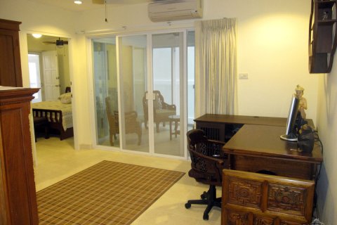 Casa de 3 dormitorios en Pattaya, Tailandia № 22996 - foto 7