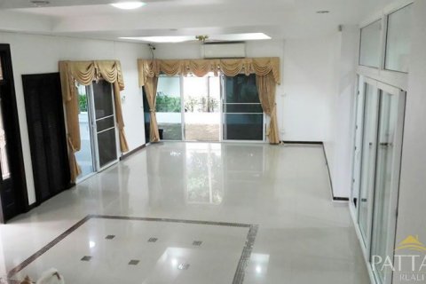 Casa de 5 dormitorios en Pattaya, Tailandia № 21319 - foto 7
