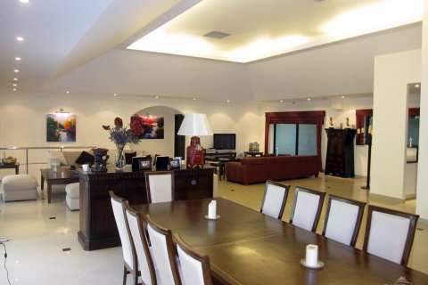 Casa de 4 dormitorios en Jomtien Beach, Pattaya, Tailandia № 23017 - foto 8