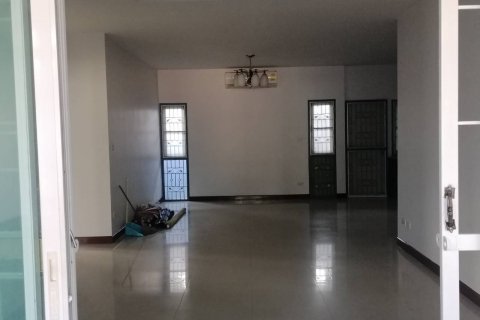 Casa de 3 dormitorios en Pattaya, Tailandia № 22436 - foto 13