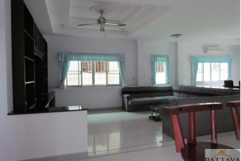 Casa de 4 dormitorios en Pattaya, Tailandia № 20878 - foto 9