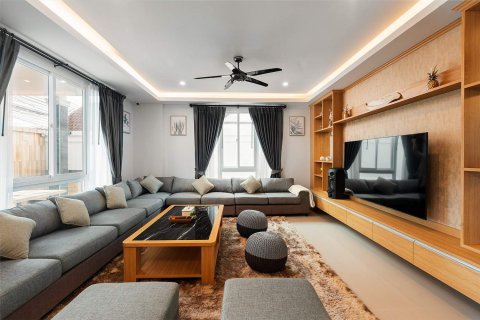 Casa de 5 dormitorios en Pattaya, Tailandia № 22501 - foto 11